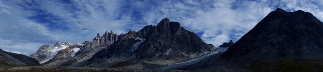 Vallée Tasîlap kûa, Trillingerne (1493m) et Storebror (2243m)